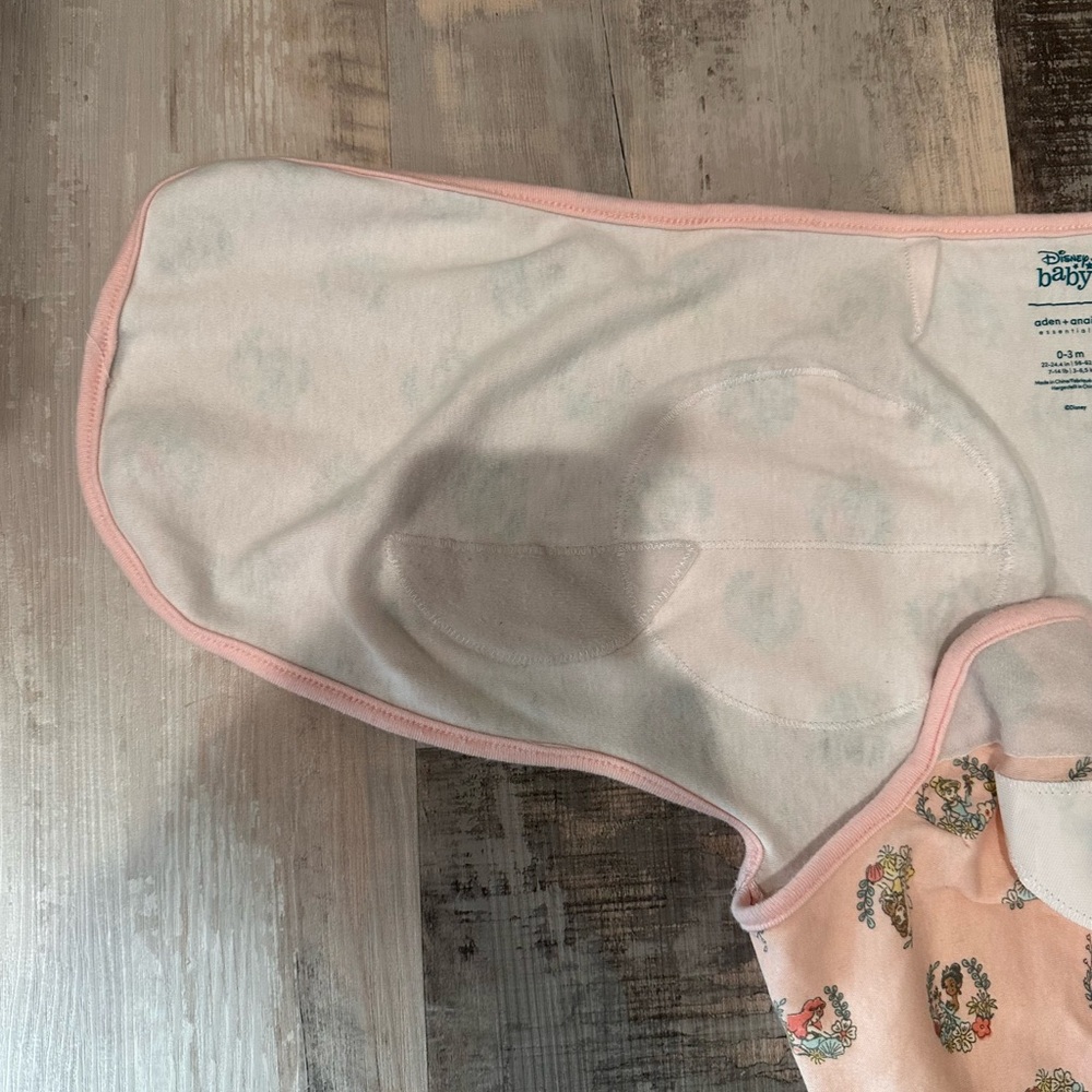 Aden and anais essentials Disney princess swaddle 0 to 3 month - Picture 4 of 9